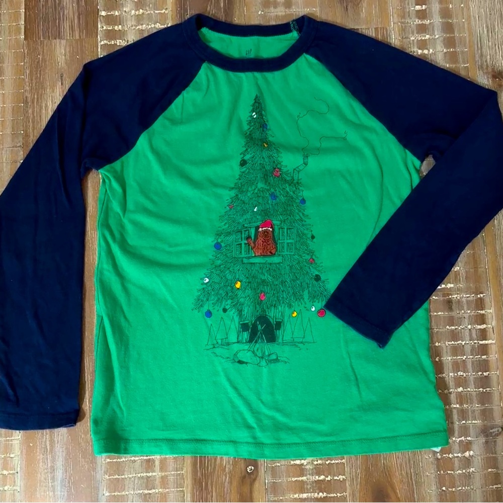 Gap Kids long sleeve Christmas Holiday raglan T-shirt size M
